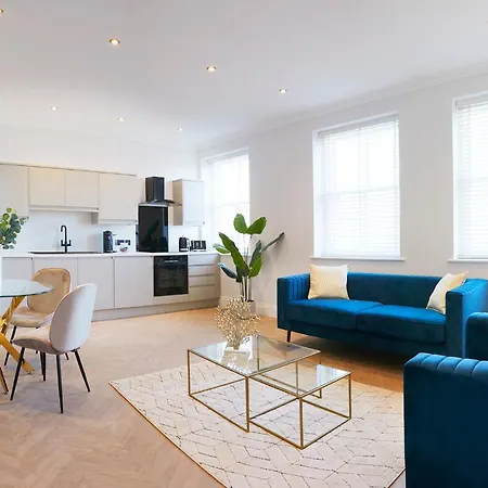 The Salisbury - Luxury By In Apartment *