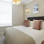 The Salisbury - Luxury By In Апартаменты