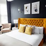 Апартаменты The Salisbury - Luxury By In *