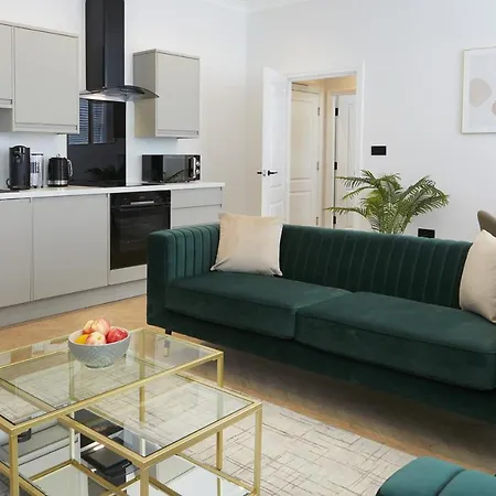 The Salisbury - Luxury By In Apartment *