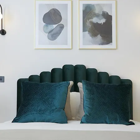 Apartment The Salisbury - Luxury By In