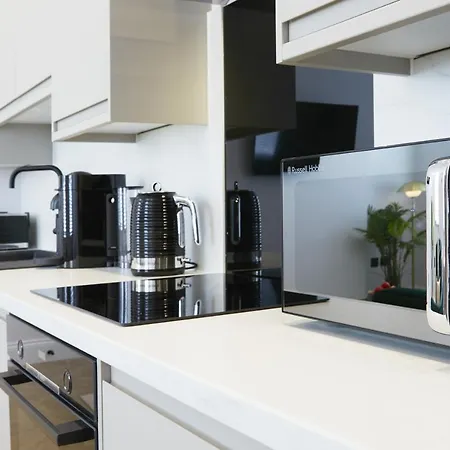 The Salisbury - Luxury By In *