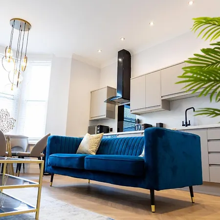 The Salisbury - Luxury By In Apartment *