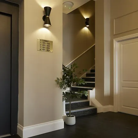 The Salisbury - Luxury By In Apartment