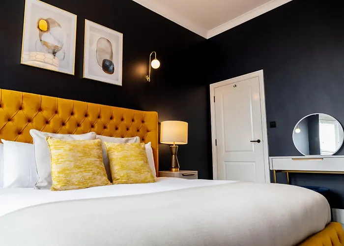 The Salisbury - Luxury By In