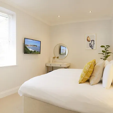 The Salisbury - Luxury By In Scarborough