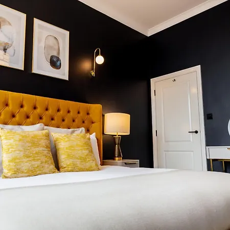 The Salisbury - Luxury By In